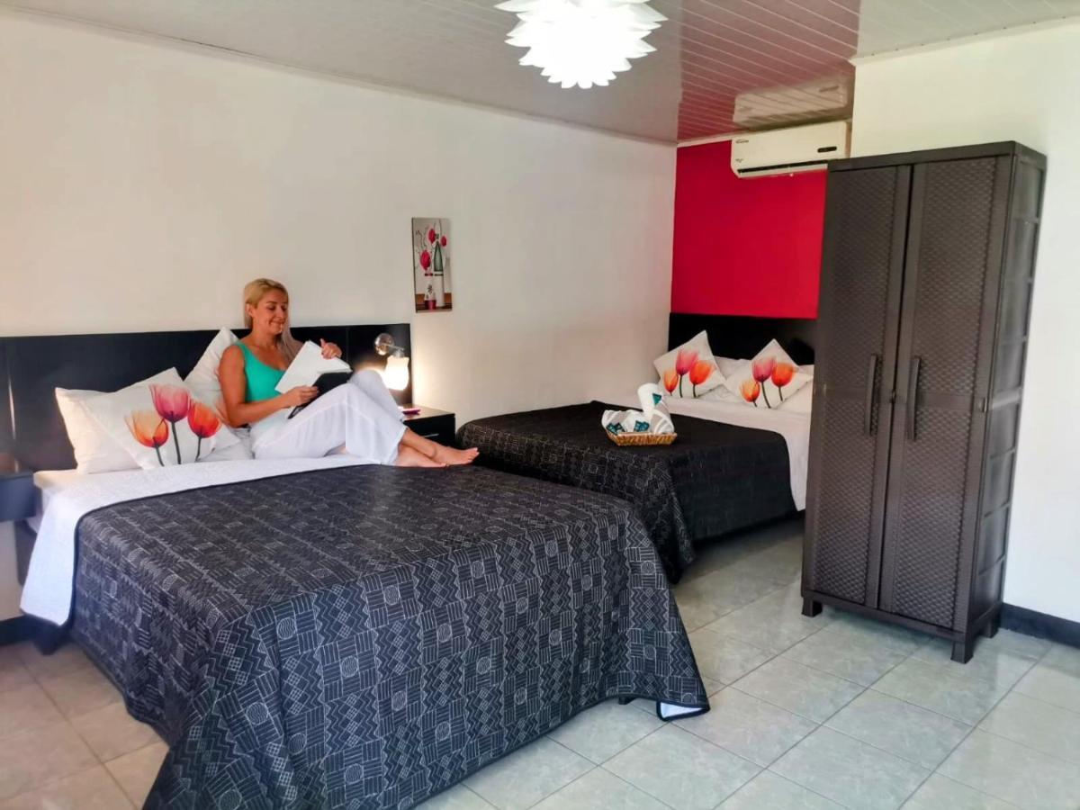 Roca Mar Rocawelch Puerto Viejo Aparthotel Puerto Viejo de Talamanca ภายนอก รูปภาพ